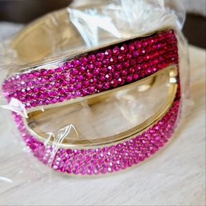 ❤️-Gold toned Bangle-a-Top 2 rows of Hot Barbie Pink Crystals